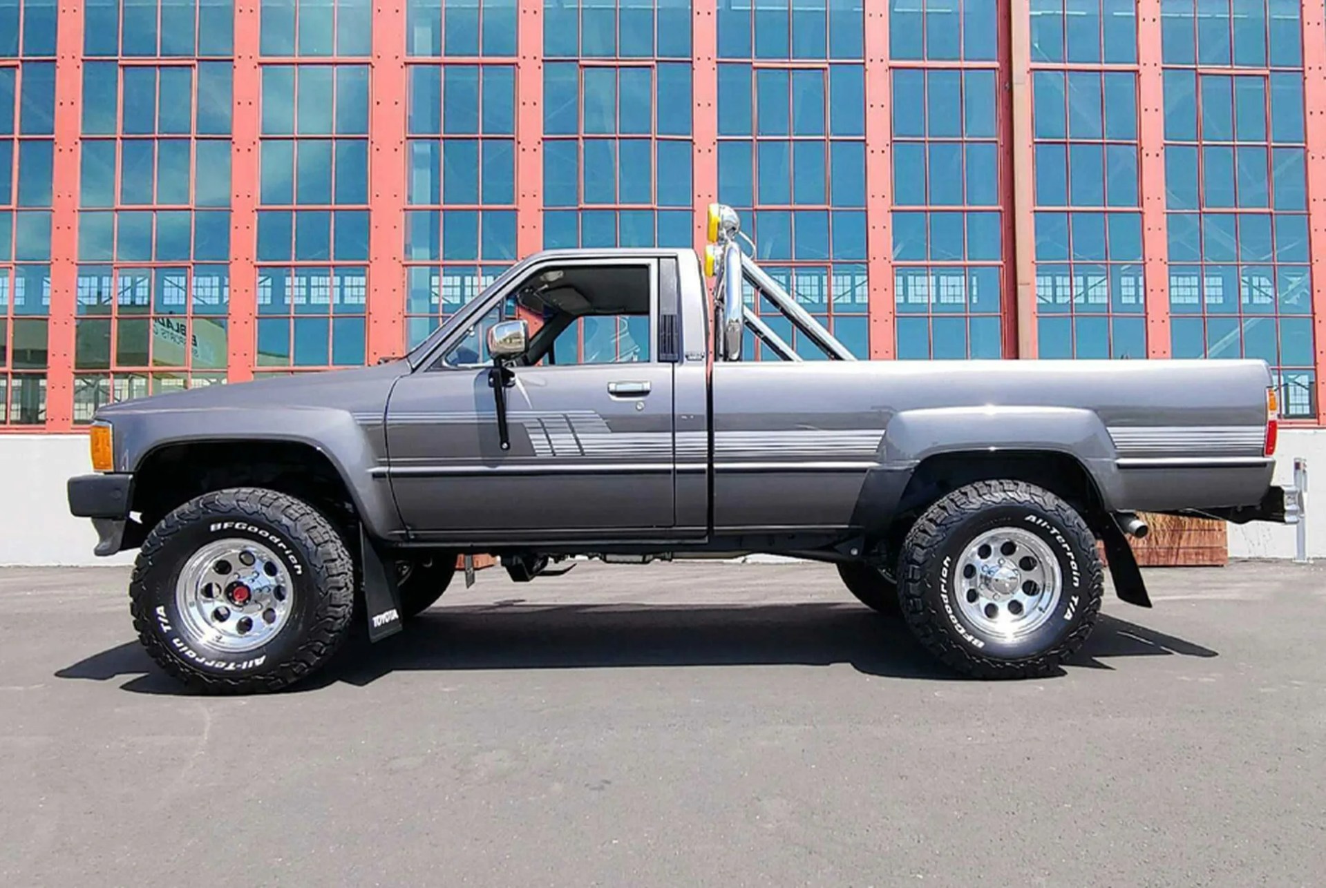 1986-Toyota-Deluxe-Pickup-gear-patrol-lead-full