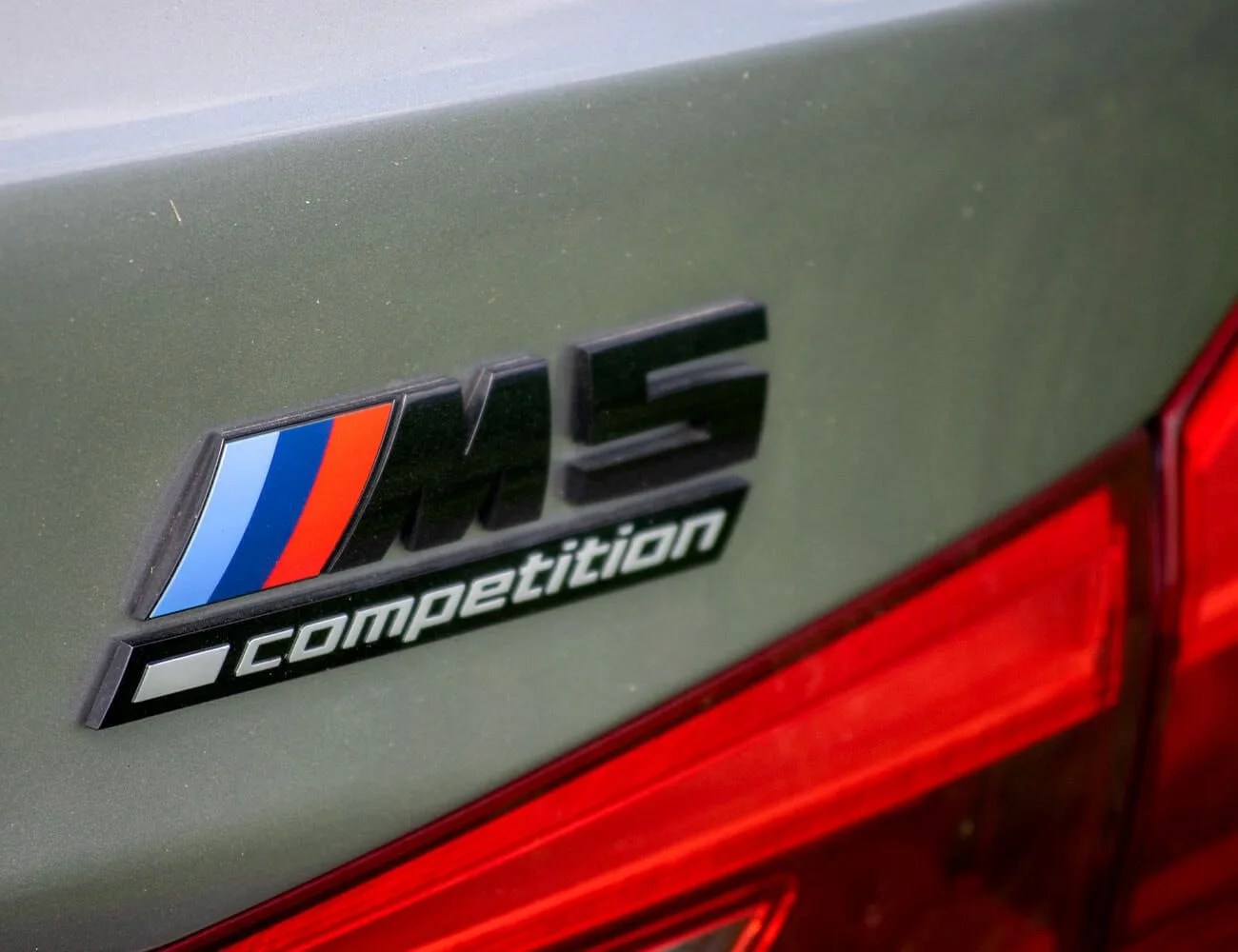 2019-BMW-M5-Competition-Review-gear-patrol-ambience-1