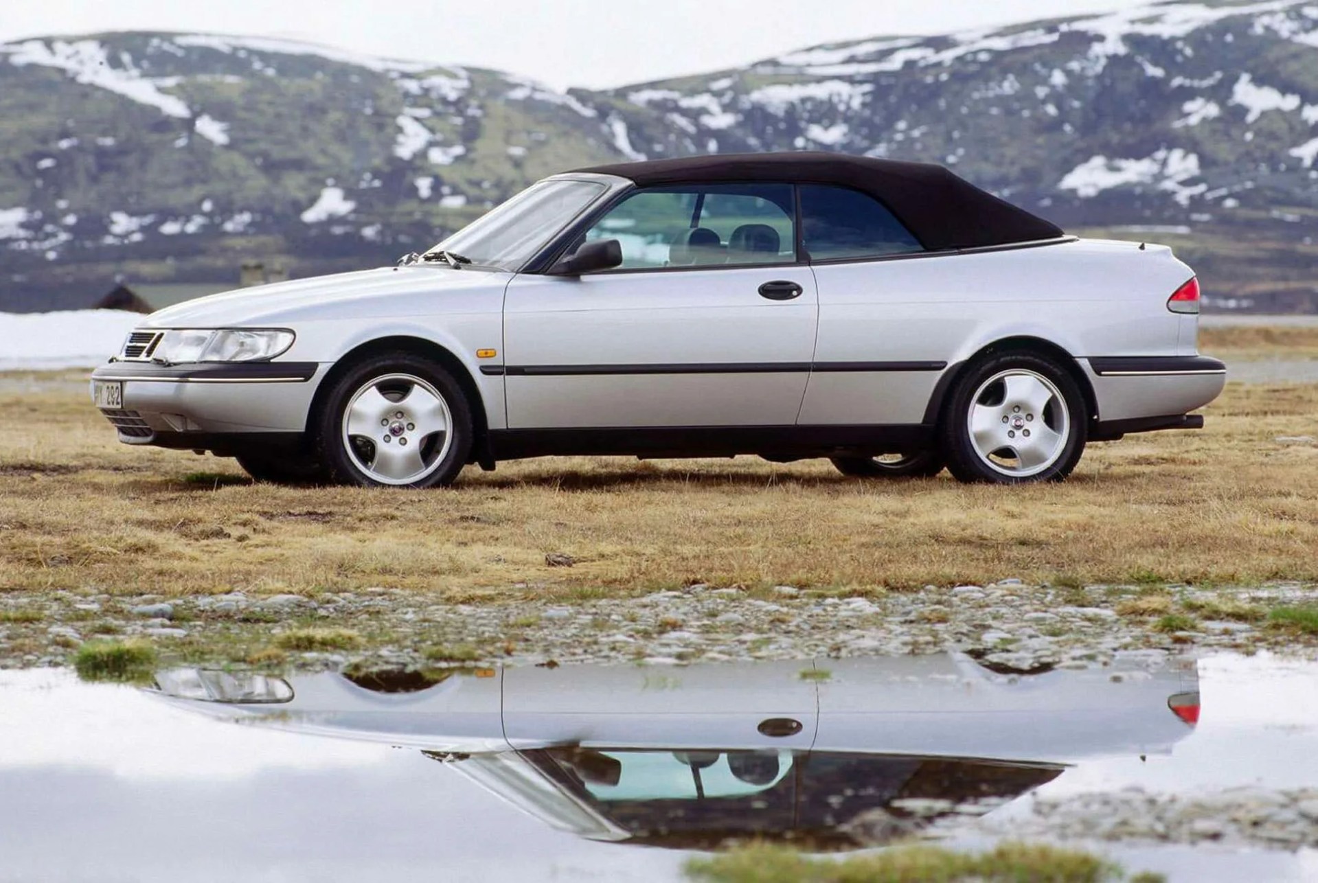 Affordable-Classic-Cars-gear-patrol-lead-full