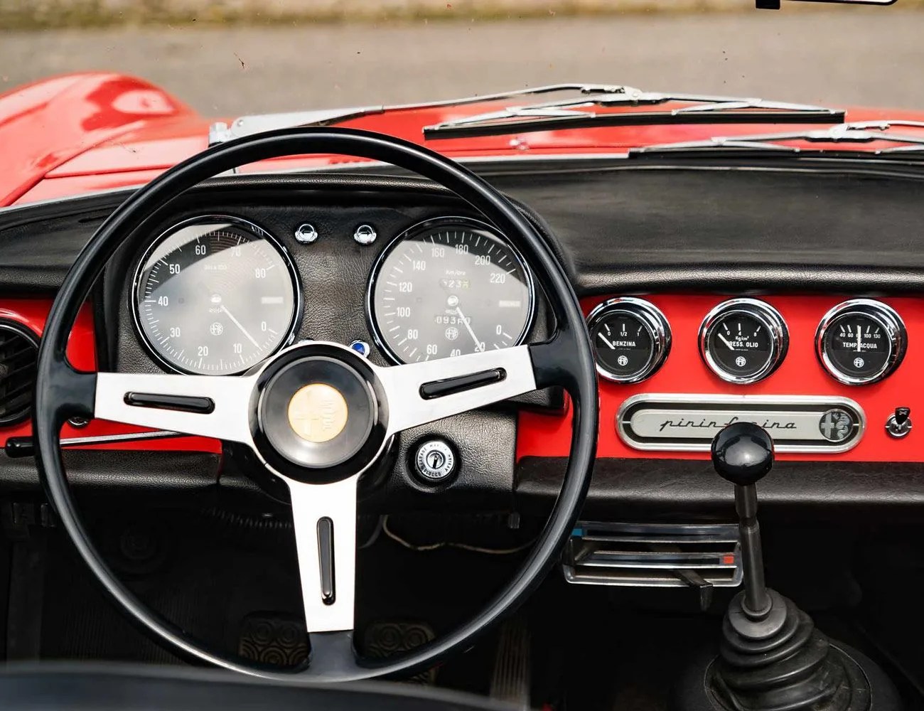 Best-Gauges-Gear-Patrol-Alfa