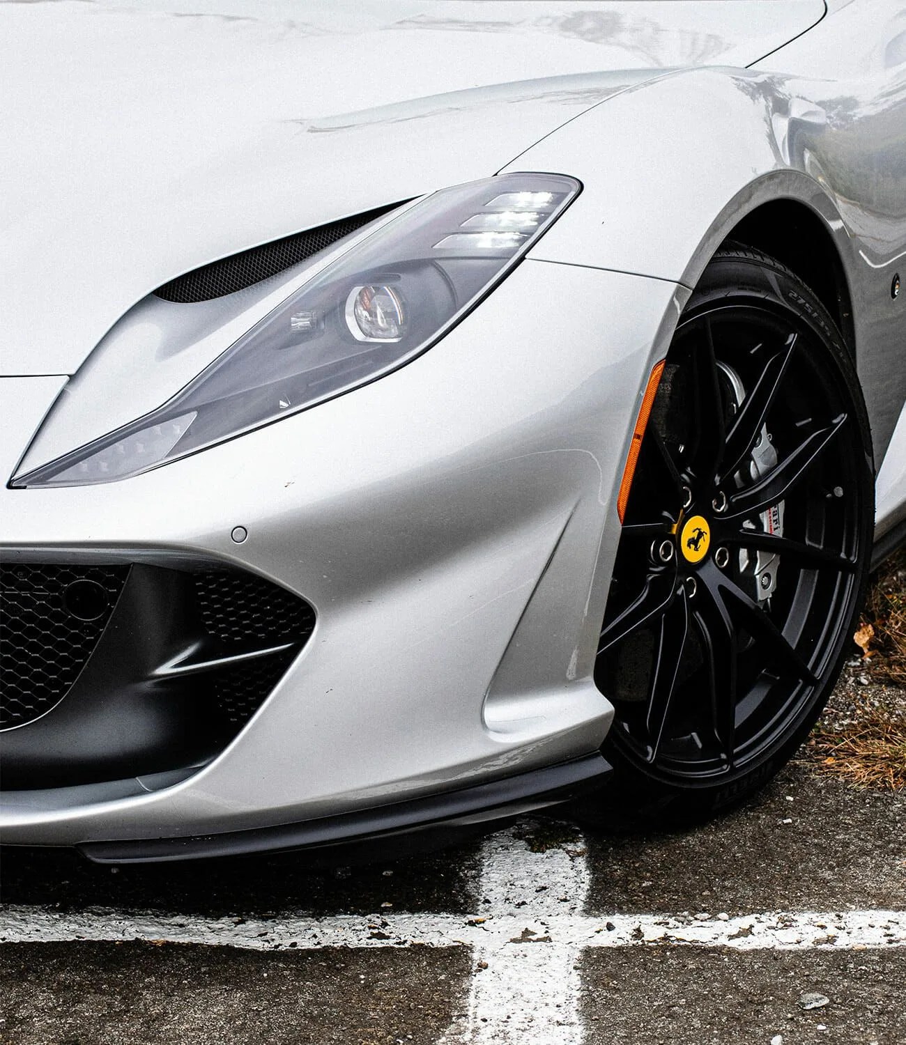 Ferrari-812-Superfast-Review-gear-patrol-ambiance-1
