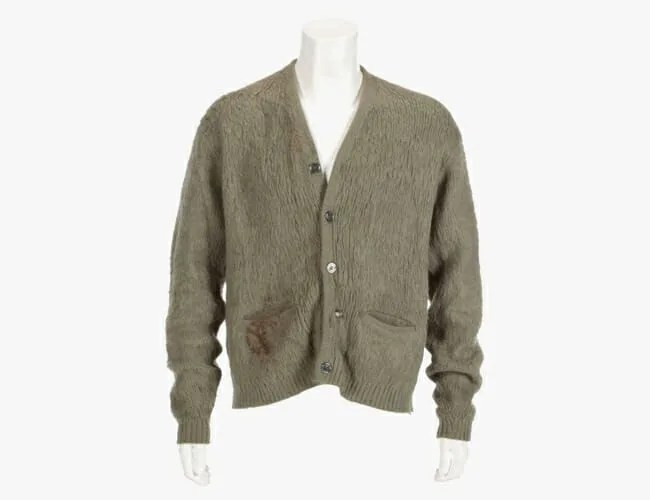Kurt-Cobain-Sweater-gear-patrol-feature