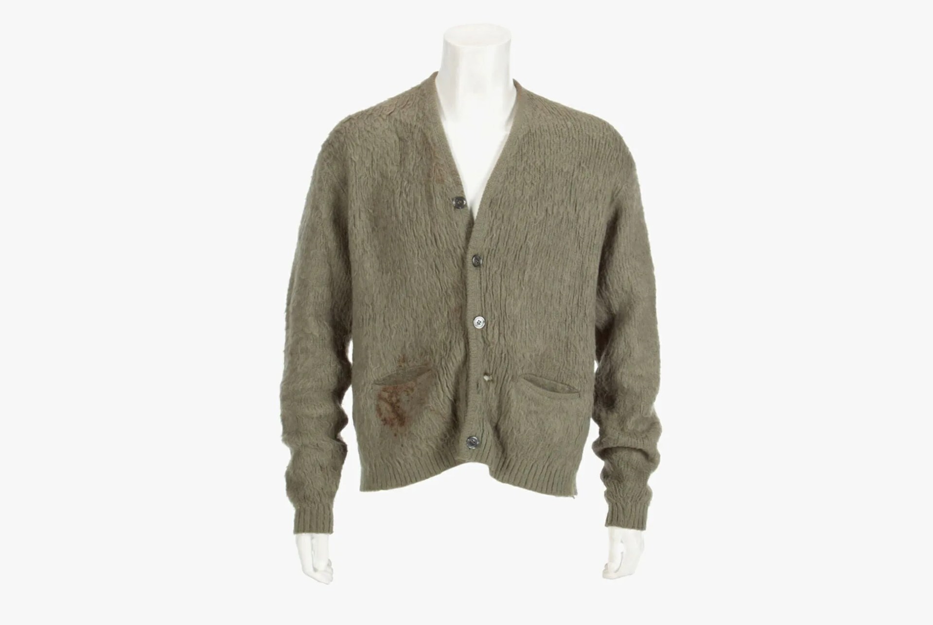 Kurt-Cobain-Sweater-gear-patrol-full-lead