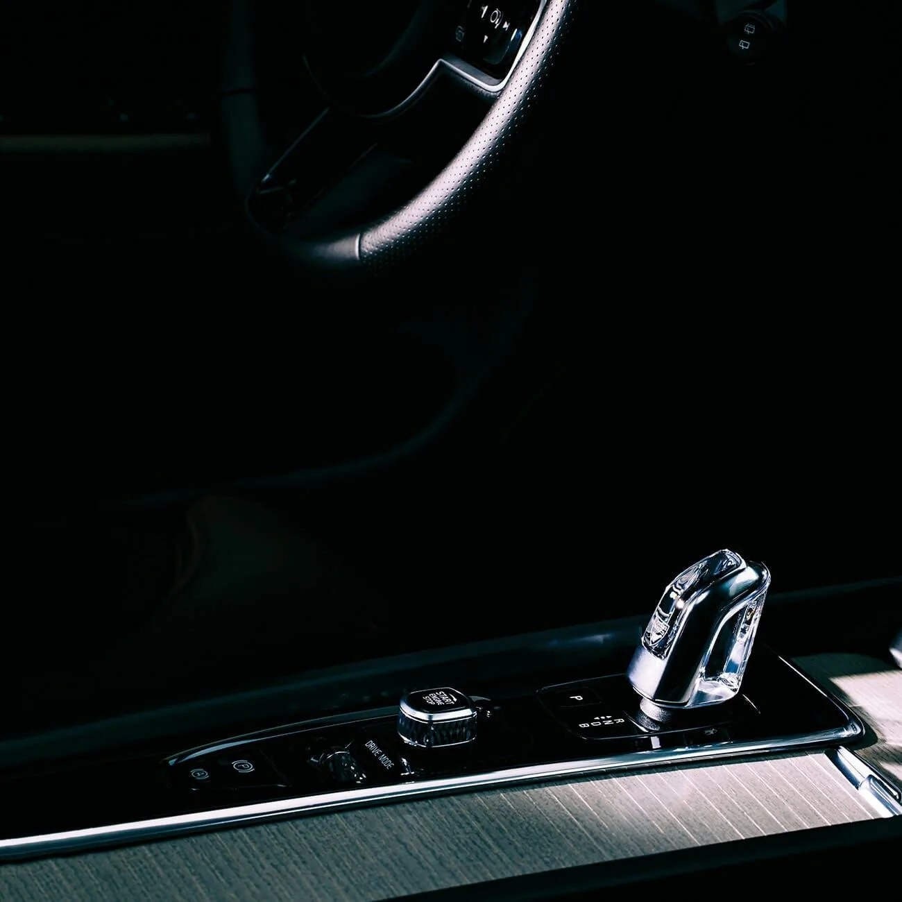 M2W-Car-Details-gear-patrol-Volvo-Orrefors