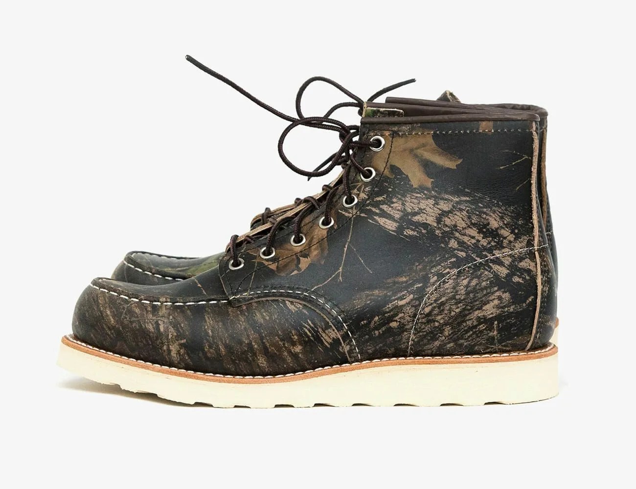 Red-Wing-x-Mossy-Oak-Classic-Moc-gear-patrol