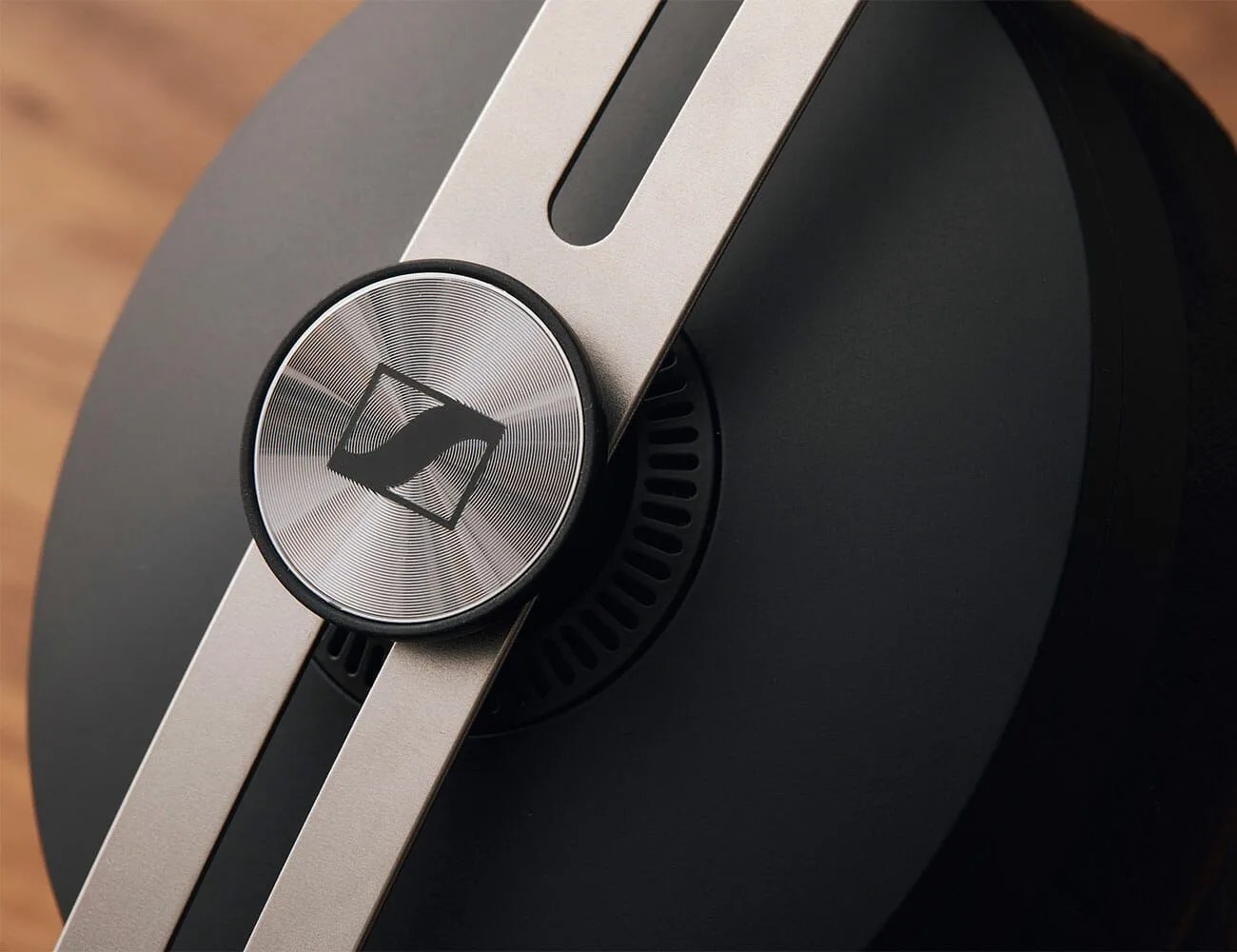 Sennheisers-Noise-Canceling-Headphones-Are-a-Beautiful-Blend-of-Old-and-New-Gear-Patrol-inline