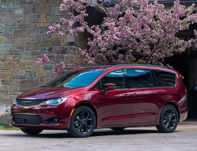 Toyota-Avensis-gear-patrol-lead-feature
