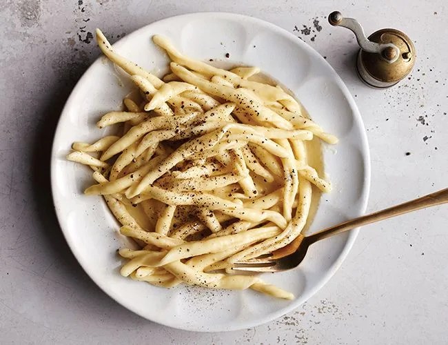fusilli-alfredo-gear-patrol-feature
