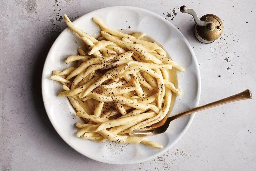fusilli-alfredo-gear-patrol-full-lead