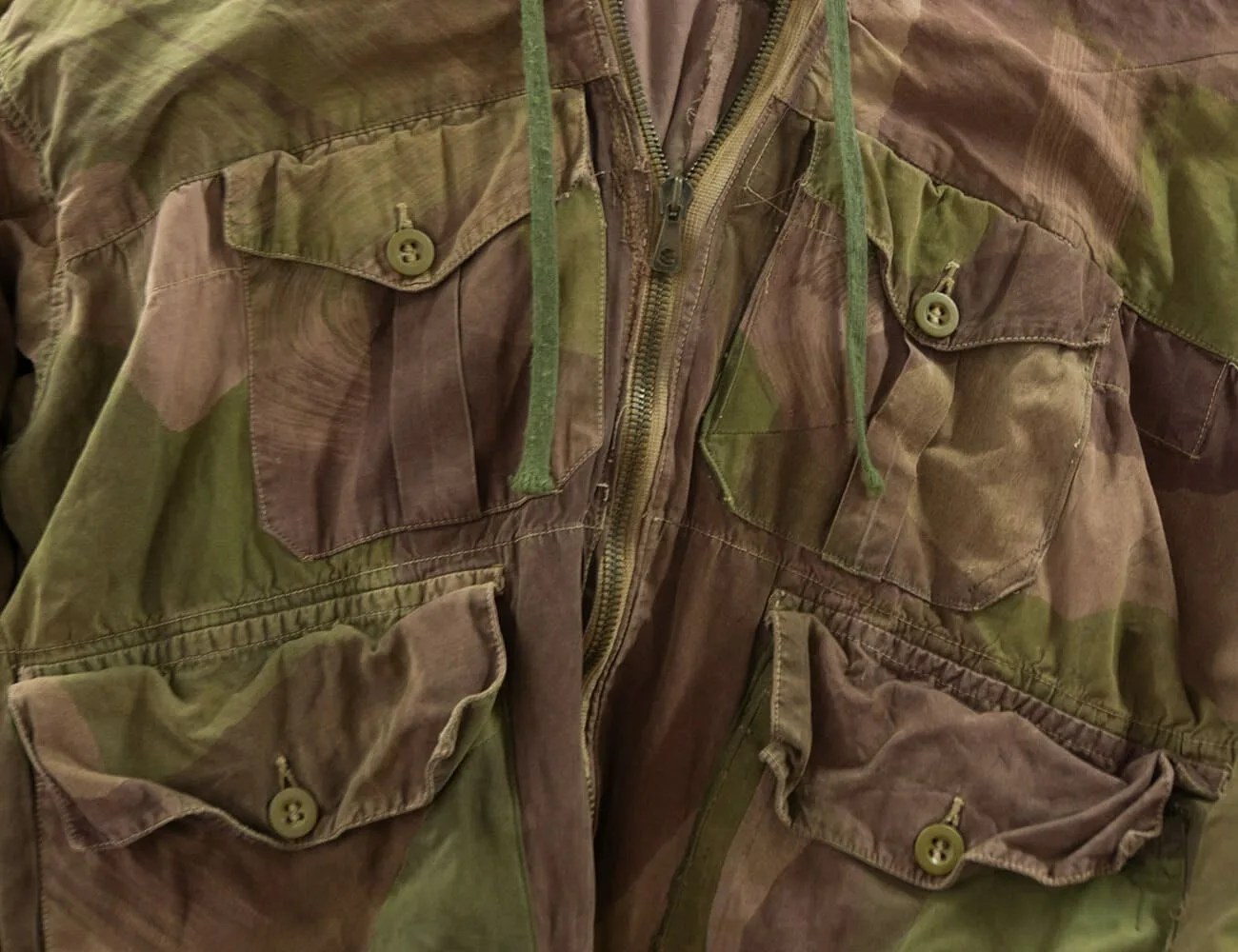 1940s-Camouflage-SAS-Smock-Gear-Patrol