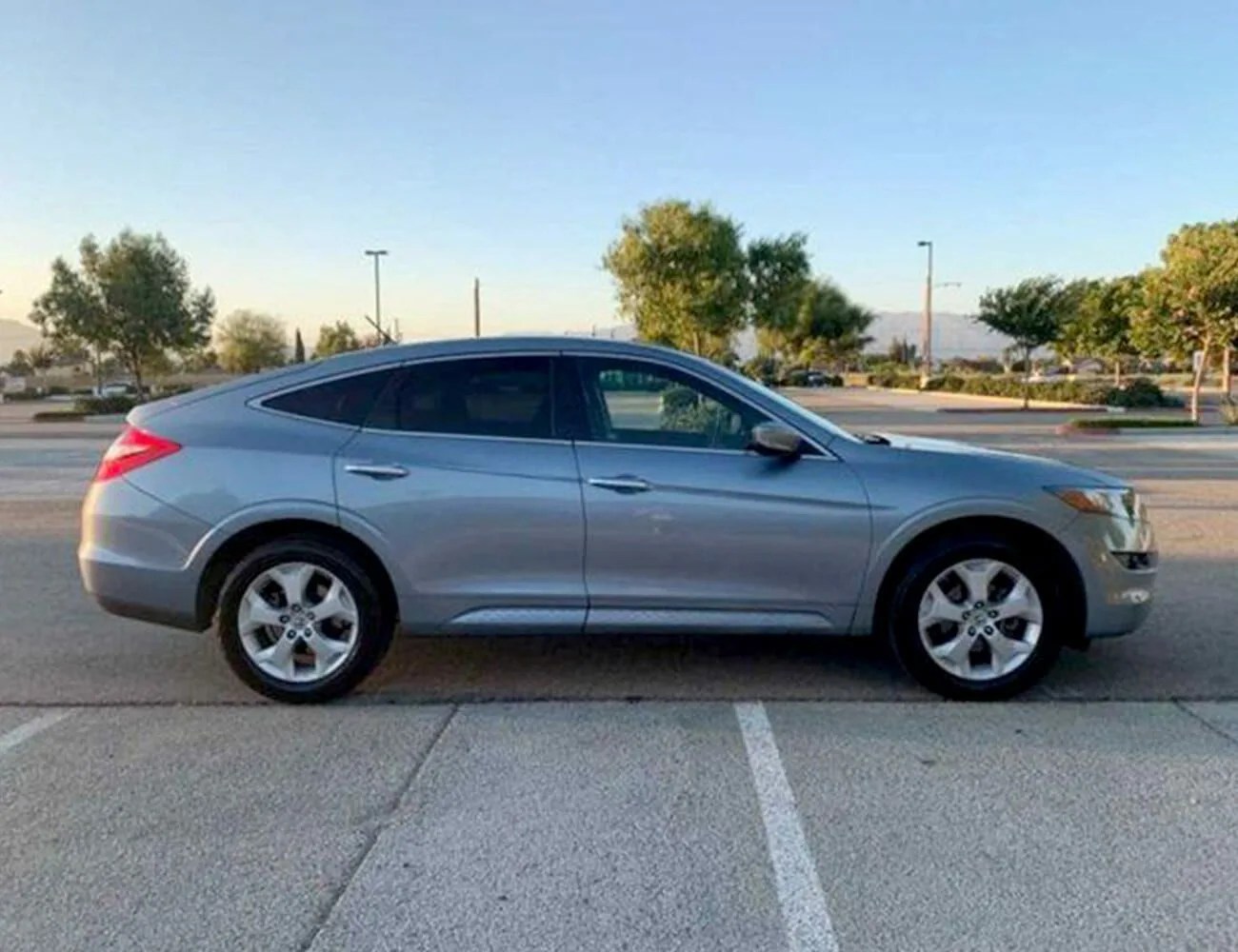 2010-Honda-Accord-Crosstour-EX-L-gear-patrol