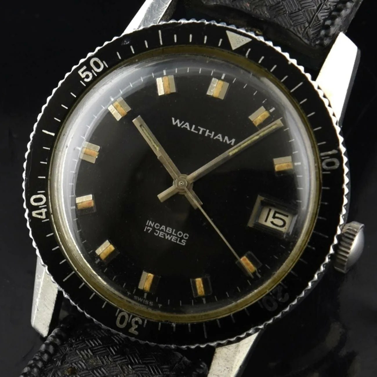 3-Affordable-Vintage-Watches-from-Historical-American-Brands-Waltham-Diver