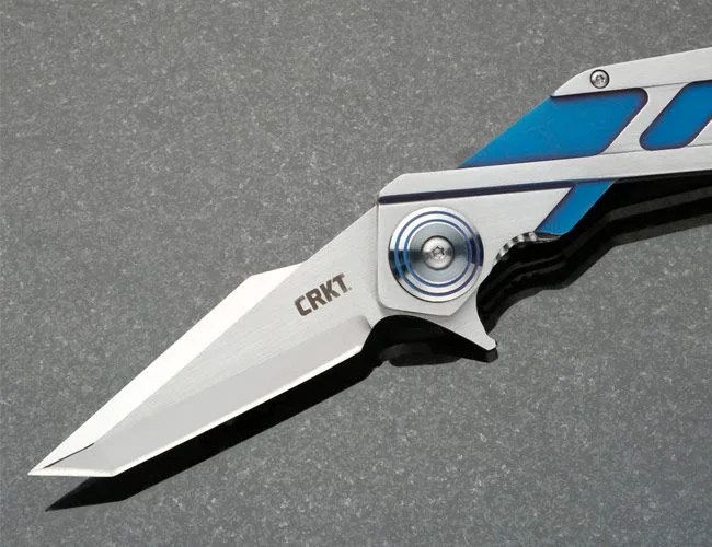 CRKT-Deviation-Note-Gear-Patrol-Feature