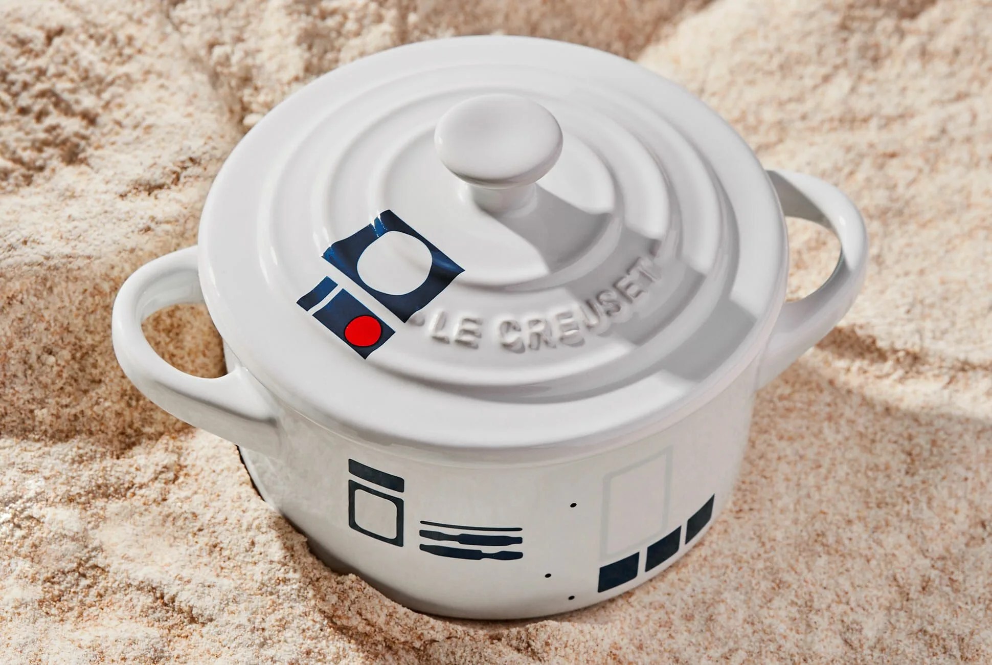 DON-NOV-12-Le-Creuset-gear-patrol-lead-full