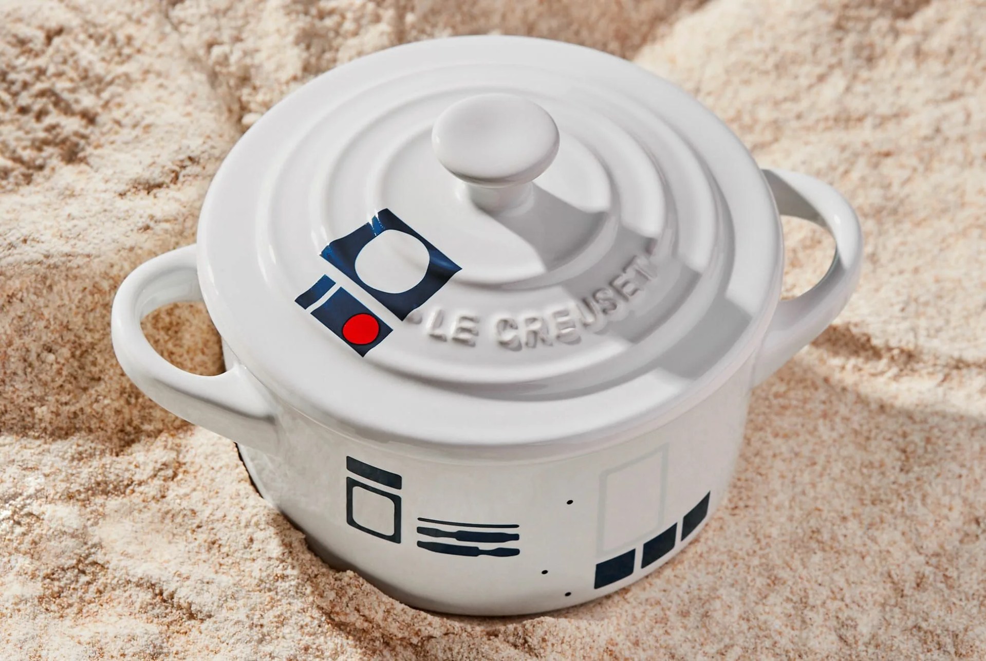 DON-NOV-12-Le-Creuset-gear-patrol-lead-full