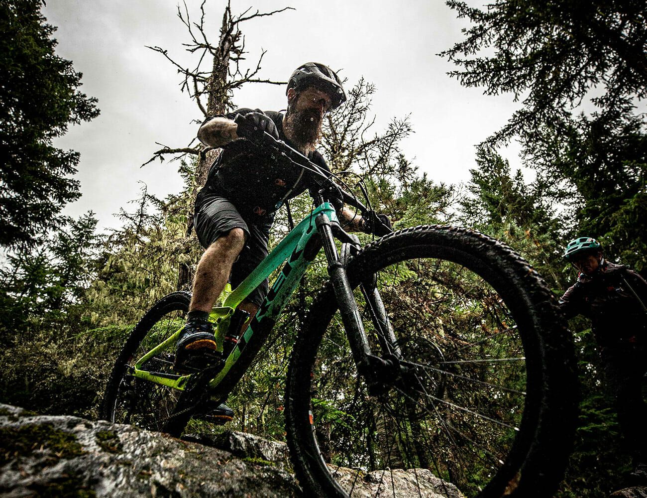 I-Thought-I-Knew-How-to-Mountain-Bike-gear-patrol-ambience-3