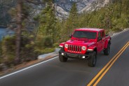 Jeep-Gladiator-gear-patrol-full-lead