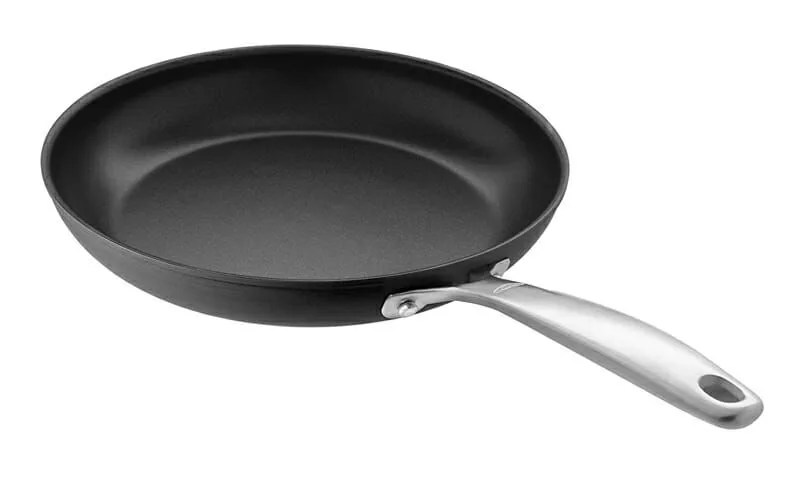 Monday-Deals-gear-patrol-pan