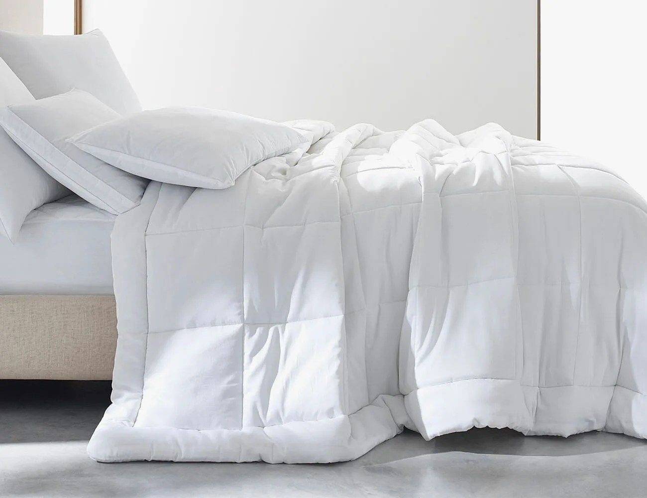 Sponsored-Picks-Under-the-Canopy-gear-patrol-Organic-Cotton-Satin-Weave-Comforter