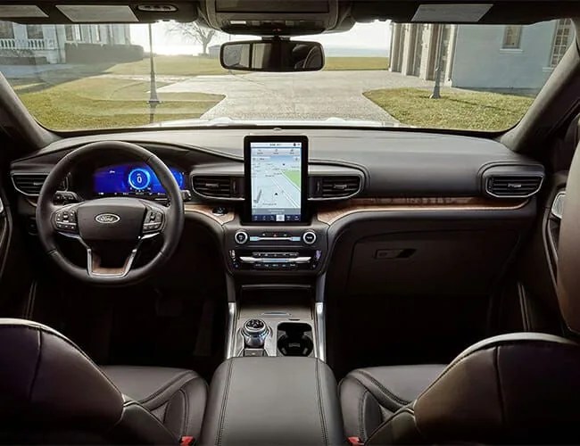 Vertical-Car-Screen-gear-patrol-feature
