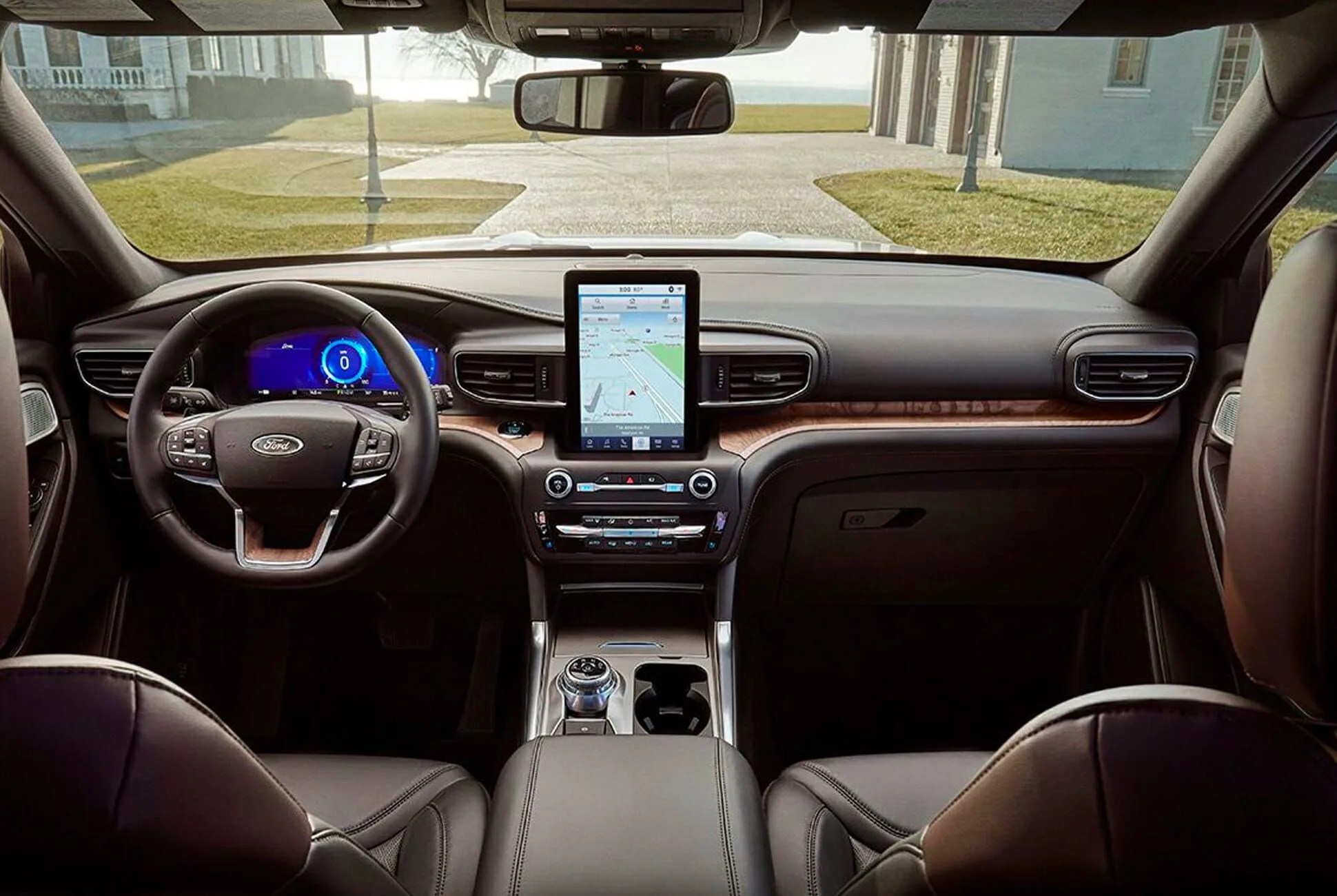 Vertical-Car-Screen-gear-patrol-full-lead