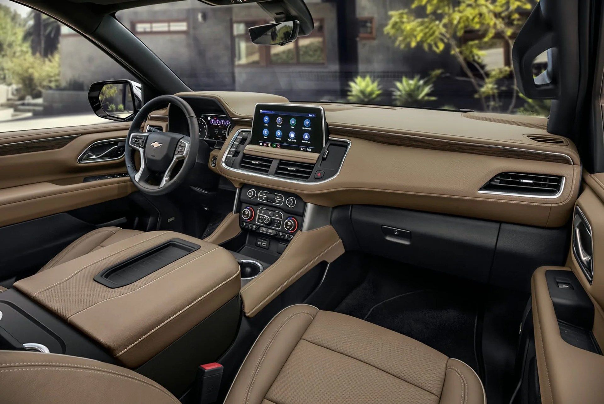 2021-Suburban-and-Tahoe-gear-patrol-slide-05