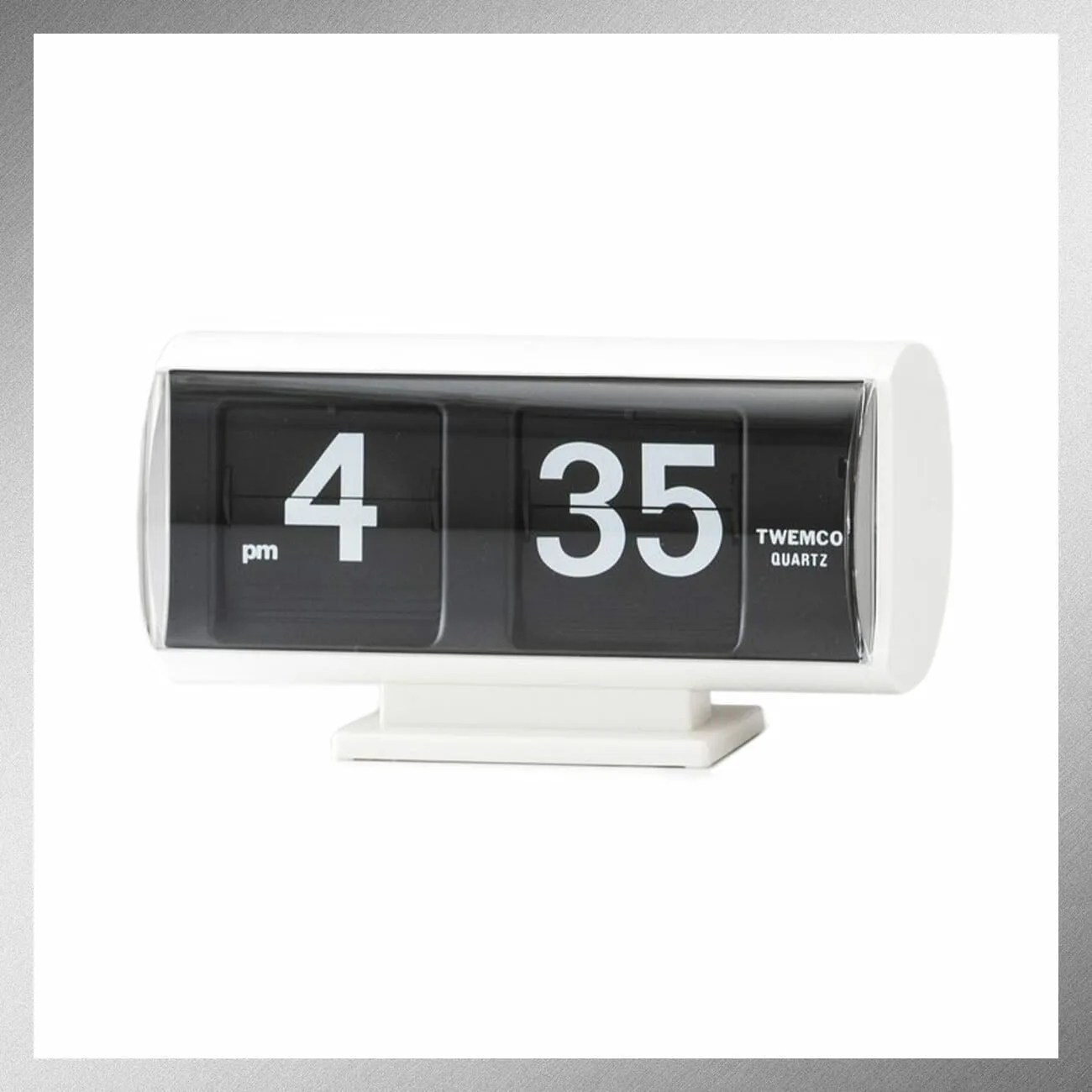Best-Home-Gifts-Faribault-gear-patrol-Twemco-Flip-Clock