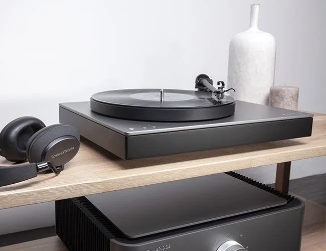 Cambridge-Audio-Alva-TT-turntable-gear-patrol-feature