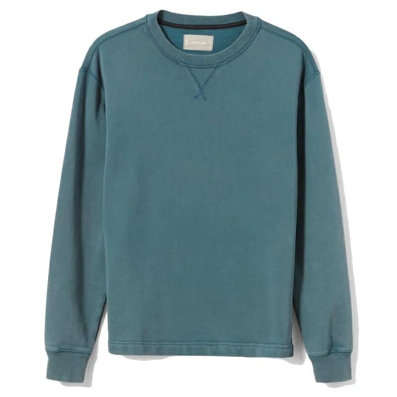Everlane-CM-gear-patrol-sweatshirt