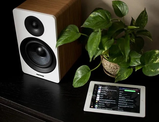 Fluance-Bookshelf-Speakers-gear-patrol-feature