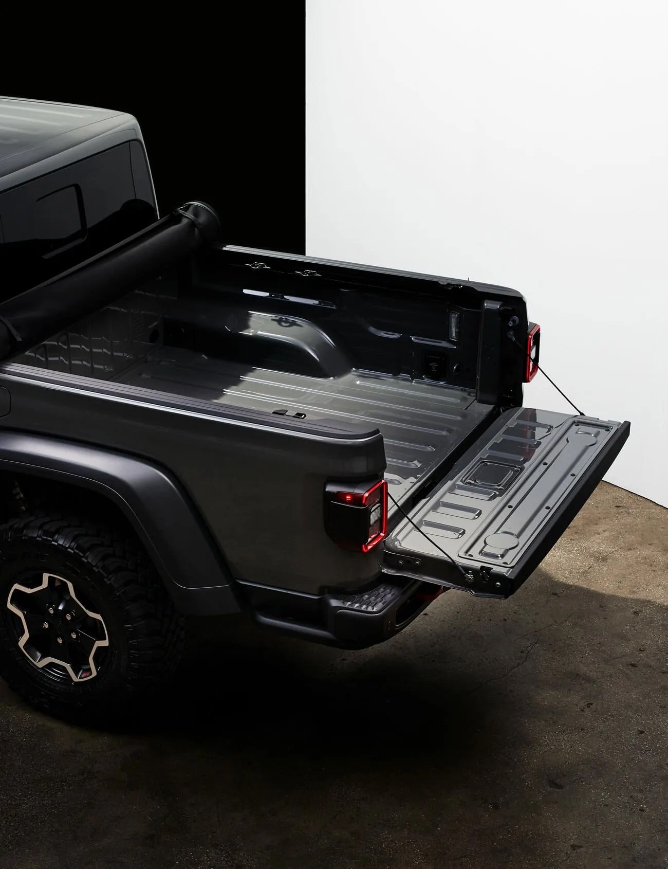 Jeep-Gladiator-Gear-Patrol-Ambiance-1