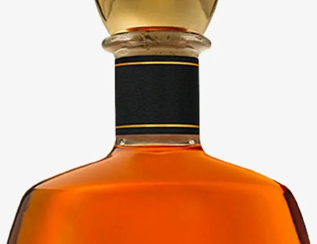 Jim-Murray-2019-Whiskey-of-the-Year-Gear-Patrol-Lead-Featured