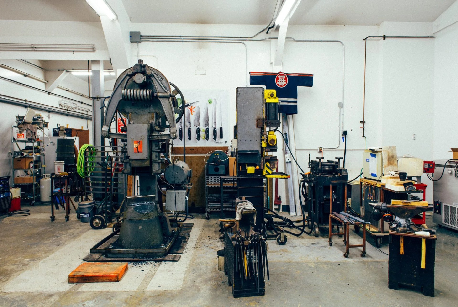 Kramer-Knives-Gear-Patrol-Shop-Ambiance