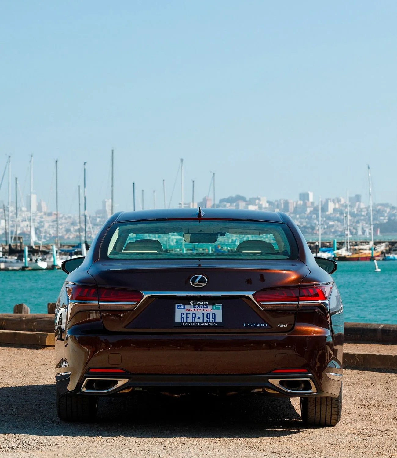 Lexus-LS-500-AWD-Review-gear-patrol-ambiance-1