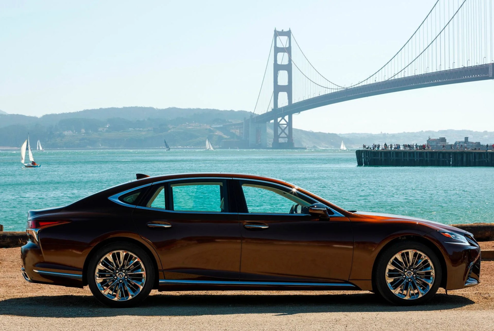 Lexus-LS-500-AWD-Review-gear-patrol-ambiance-2