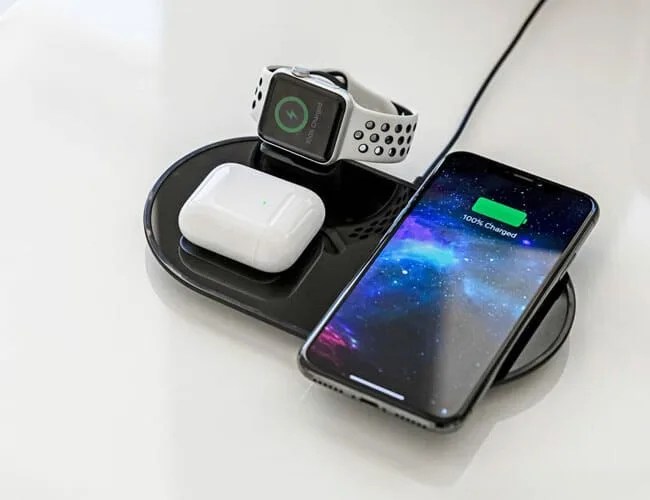 Mophie-3-in-1-Charger-Gear-Patrol-Lead-Featured