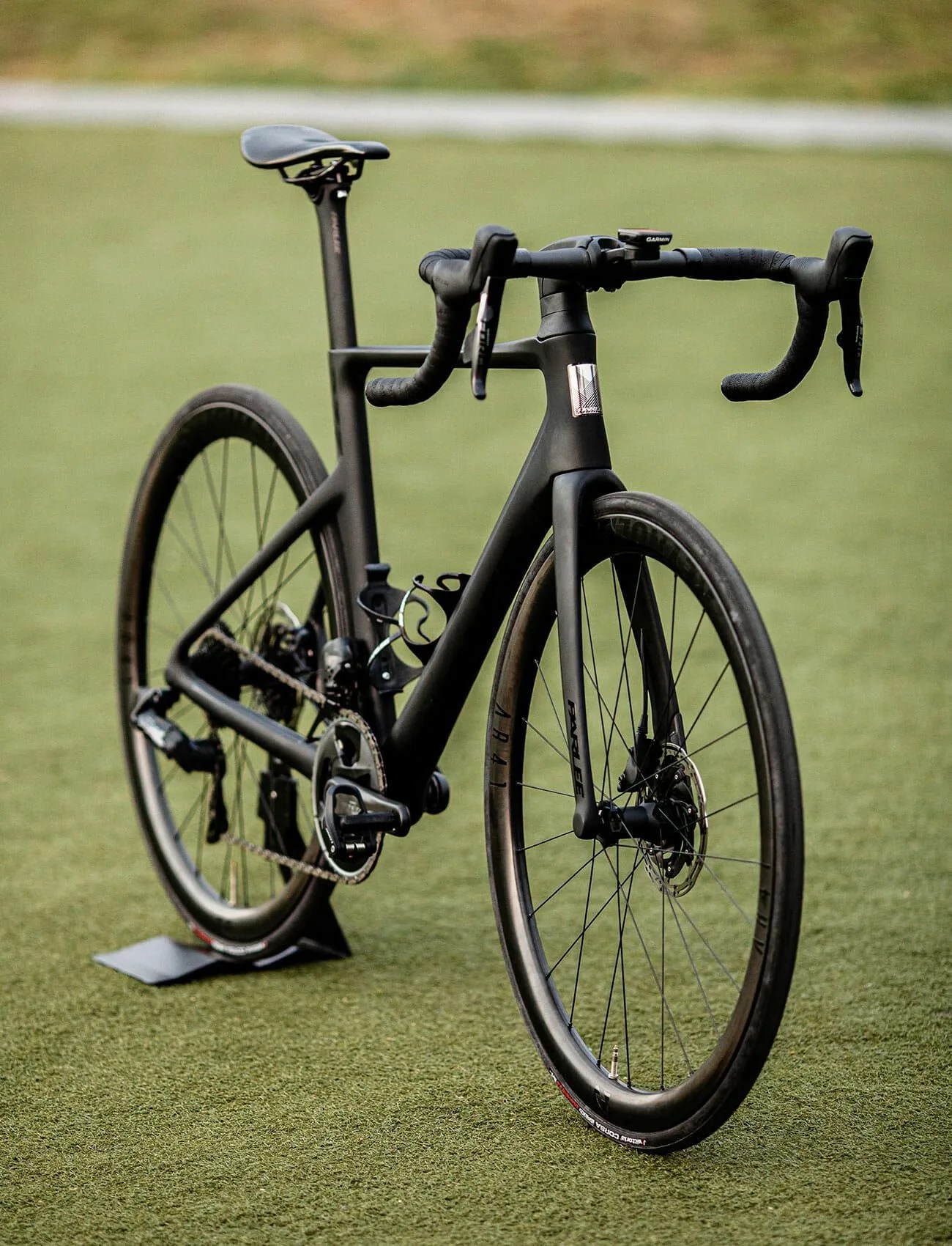 Parlee-RZ7-Aero-Bike-Review-gear-patrol-ambiance-1