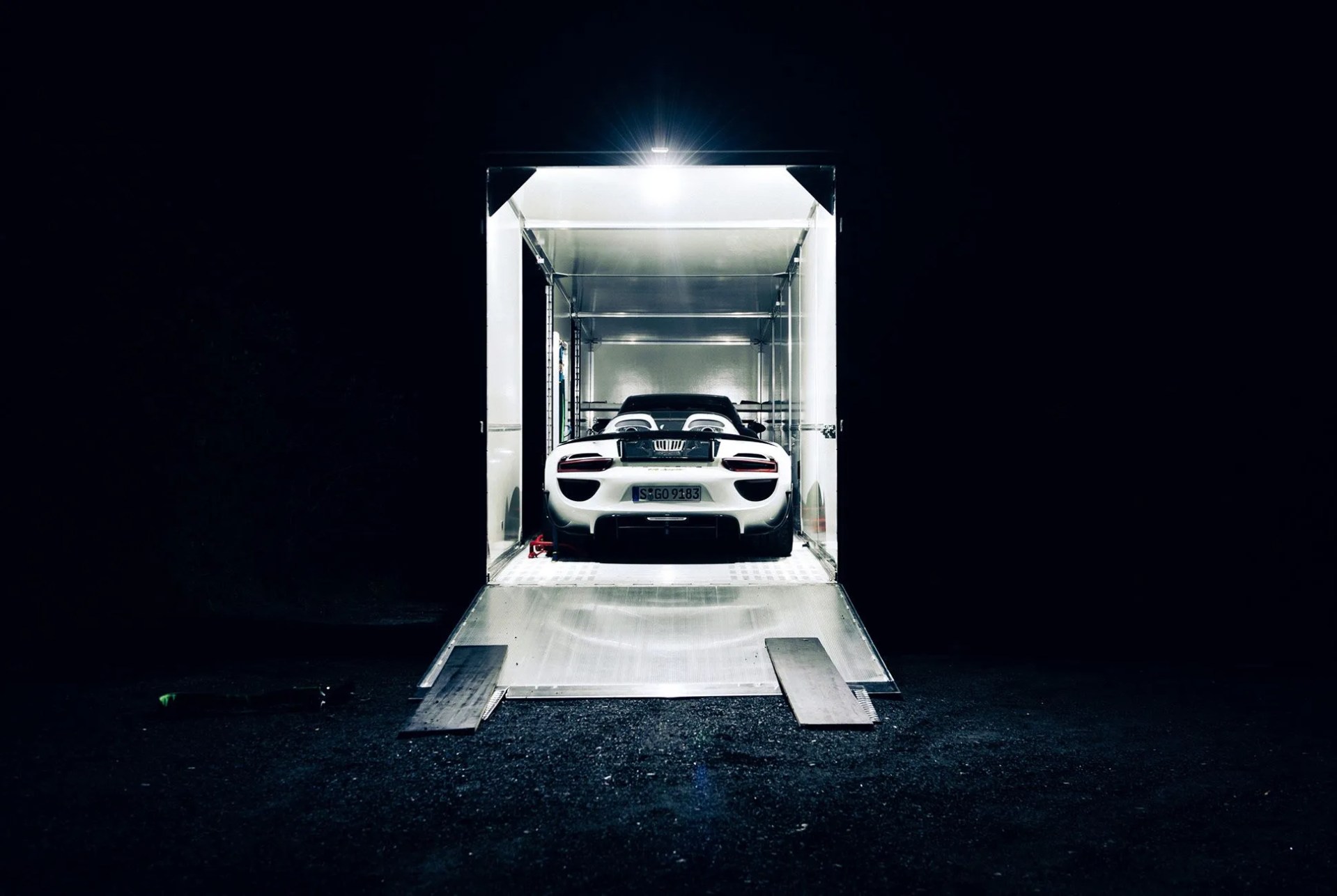 Porsche-918-Gear-Patrol-18
