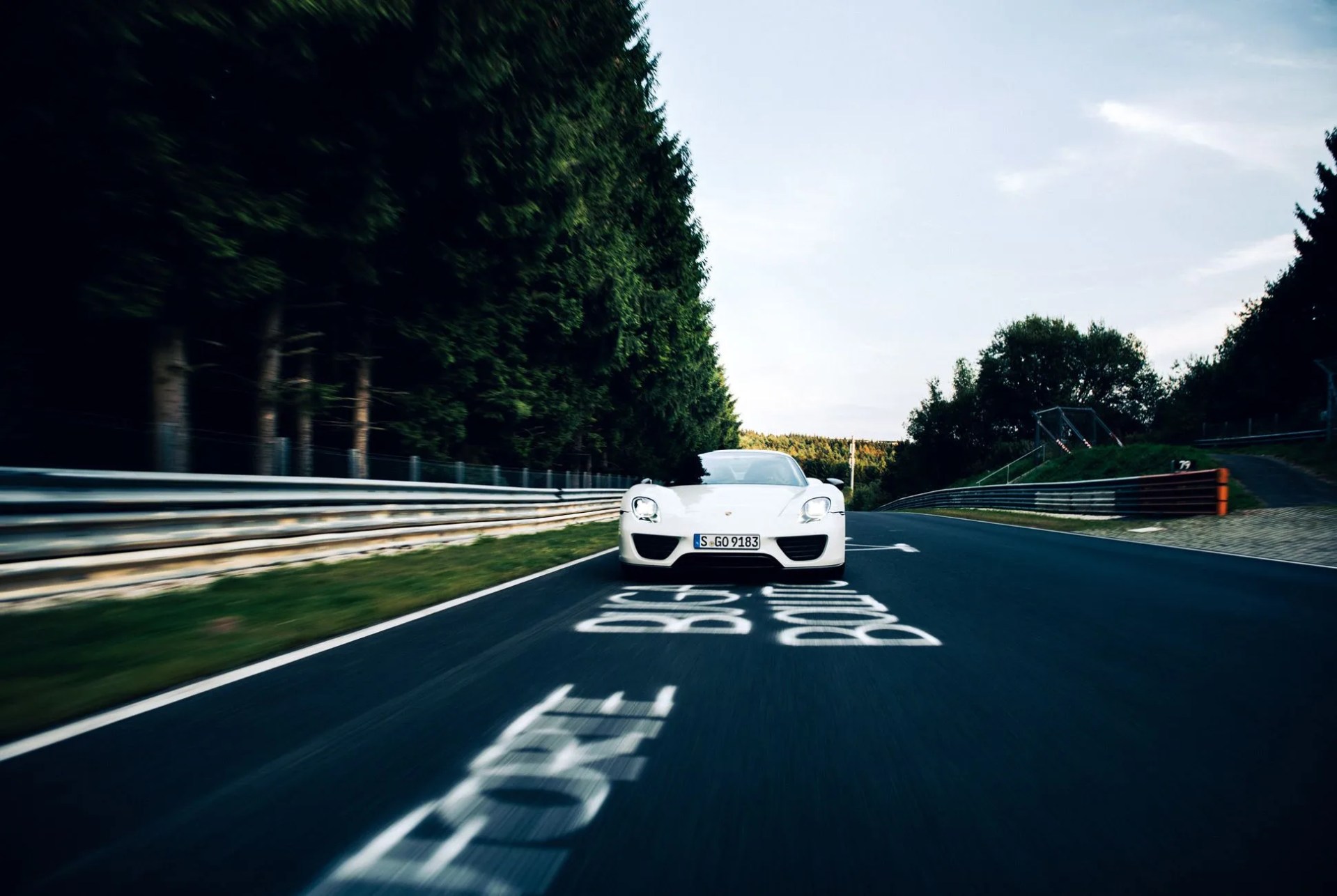Porsche-918-Gear-Patrol-9