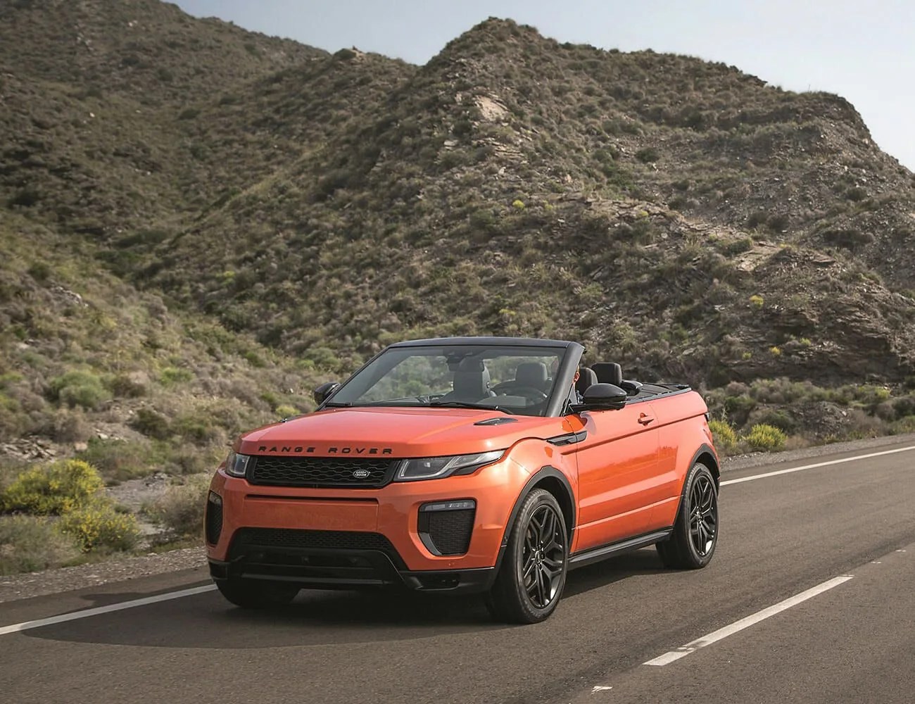 Range-Rover-Evoque-Convertible-2019-gear-patrol