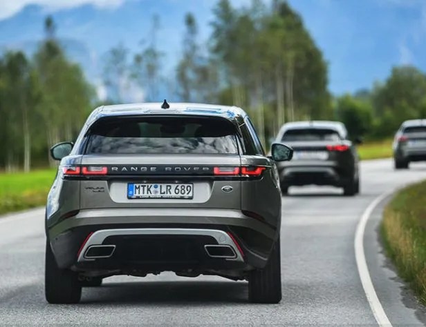 Range-Rover-Velar-gear-patrol-full-featured