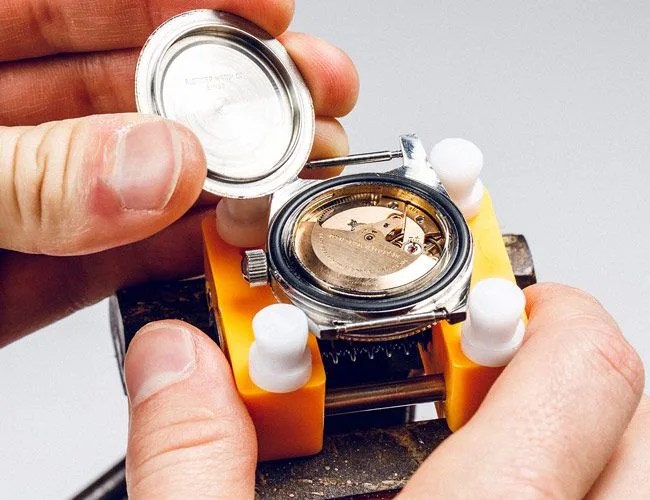 Remove-Watch-Caseback-gear-patrol-lead-feature