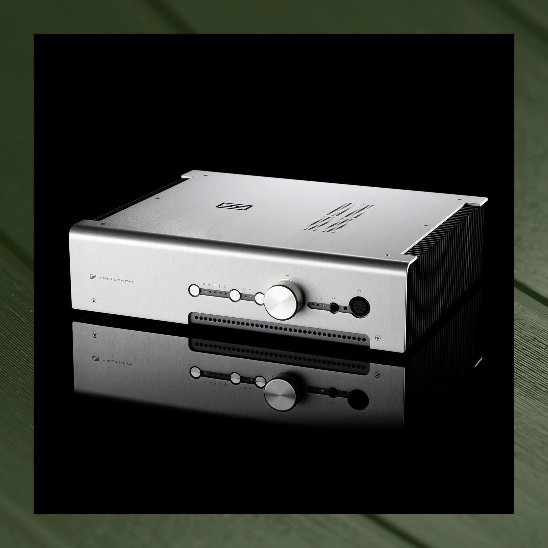 Schiit-Ragnarok-2-Gear-Patrol-GP100