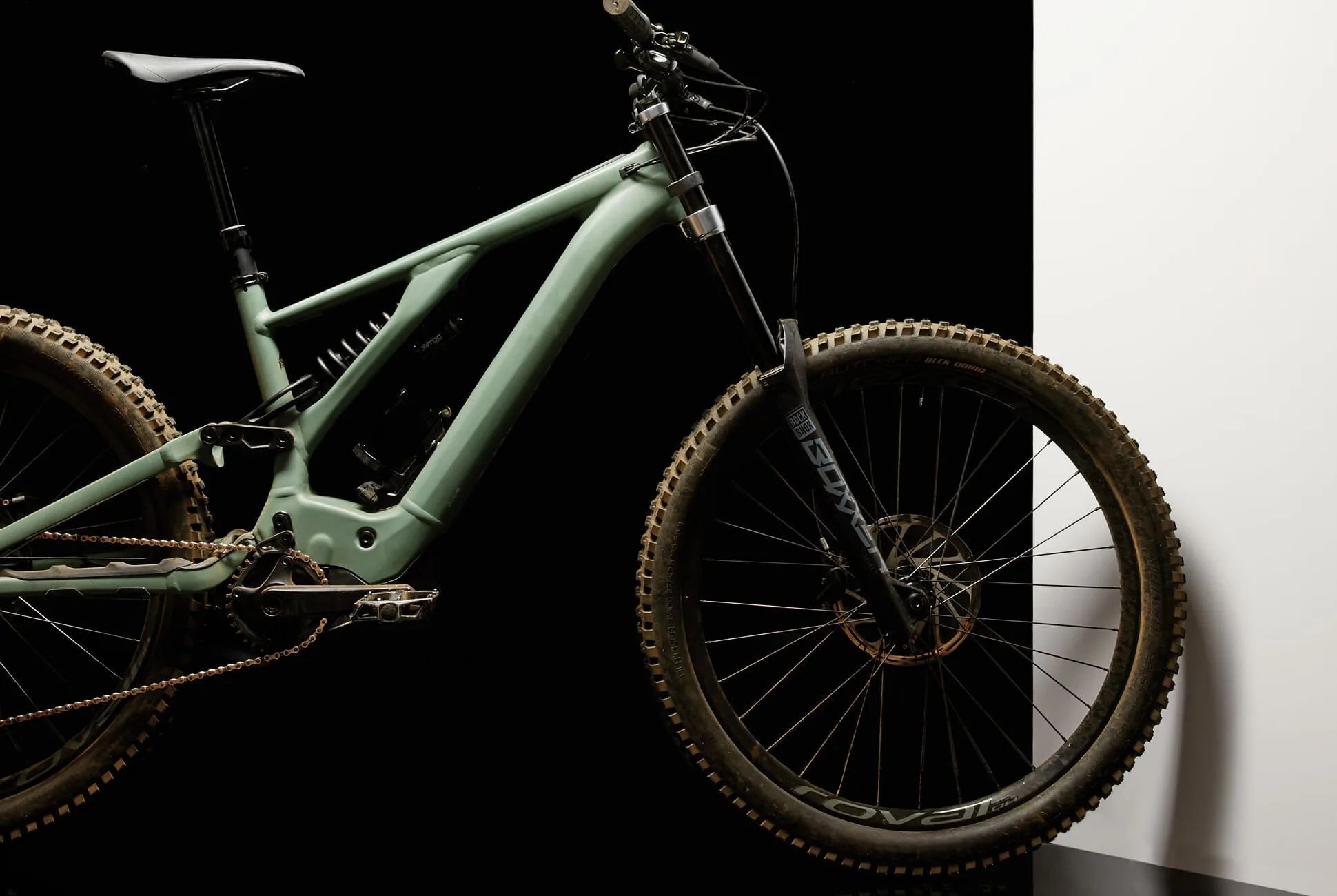 Specialized-Turbo-Knevo-Gear-Patrol-Lead-Full