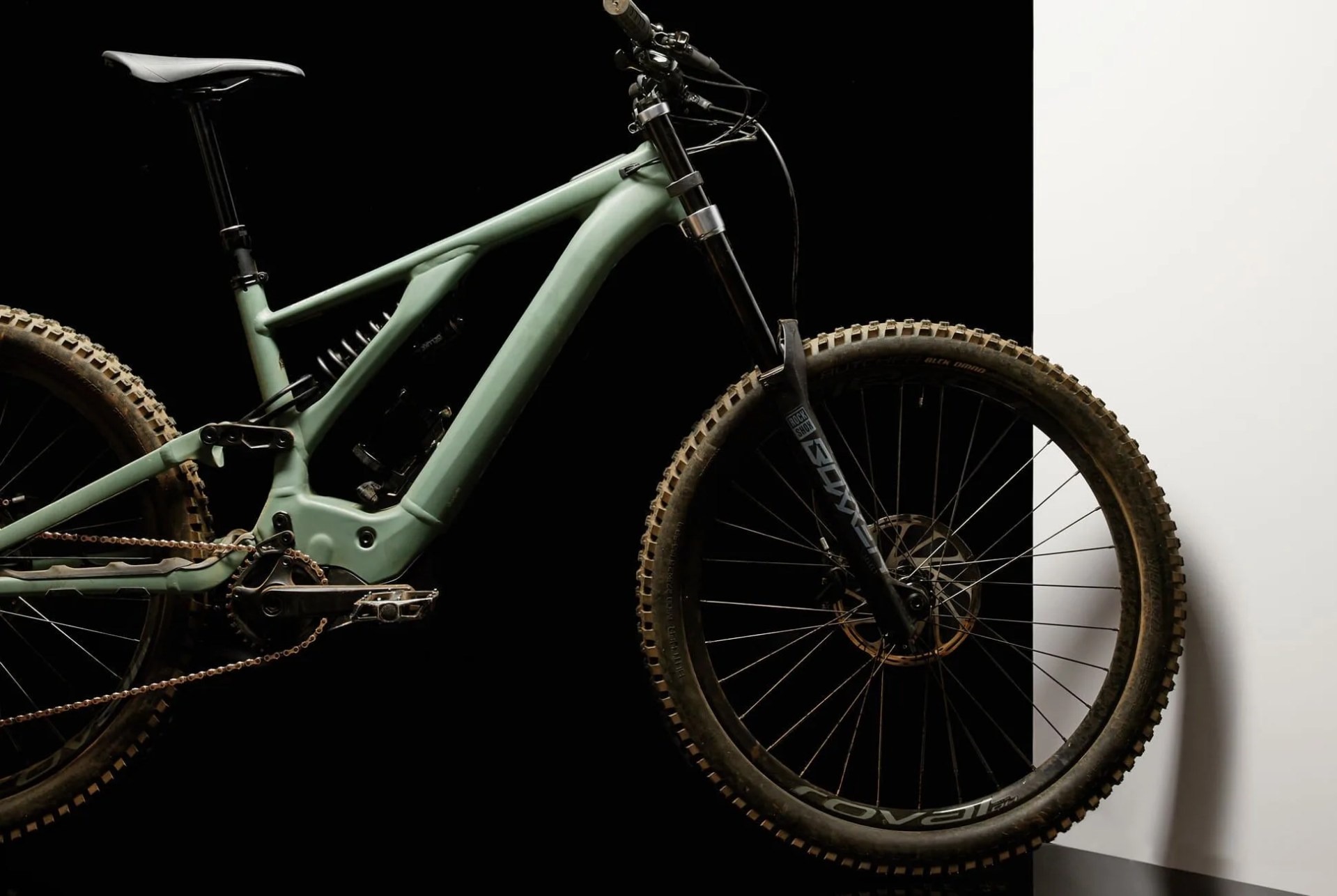 Specialized-Turbo-Knevo-Gear-Patrol-Lead-Full