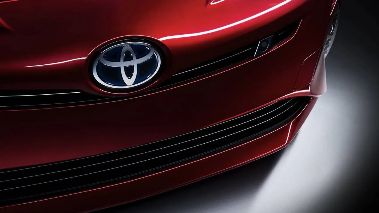 Supercar-Tech-Gear-Patrol-Ambiance-Prius
