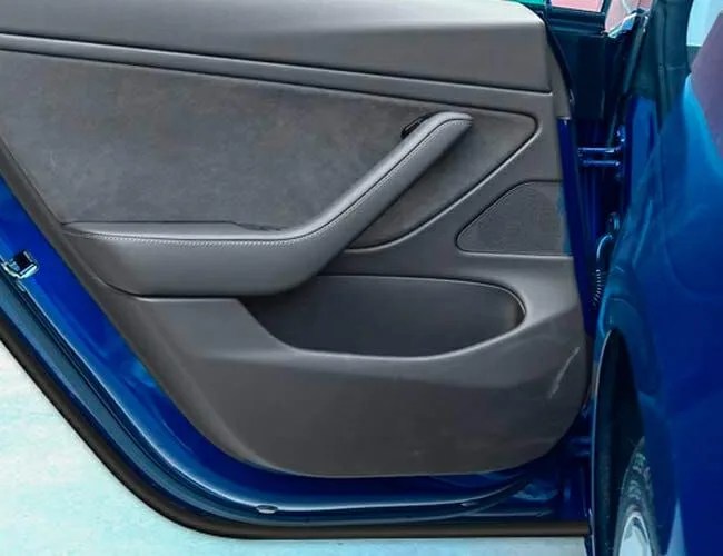 Tesla-3-CM-gear-patrol-door-seal
