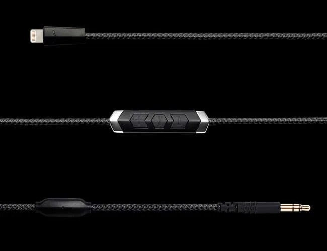 VModa–SpeakEasy-DAC-AMP-Lightning-Cable-gear-patrol-feature
