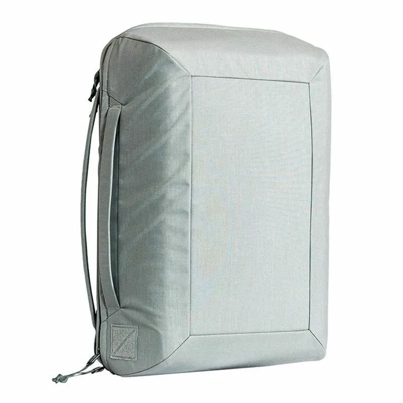 travel-bags-M2W-gear-patrol-evergoods
