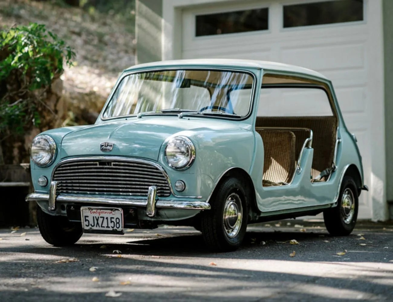 1962-Austin-Mini-Beach-Car-gear-patrol